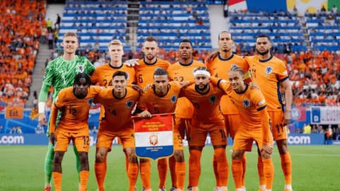 河床欢迎马丁内斯归来，胜利篇章在利雅得落幕